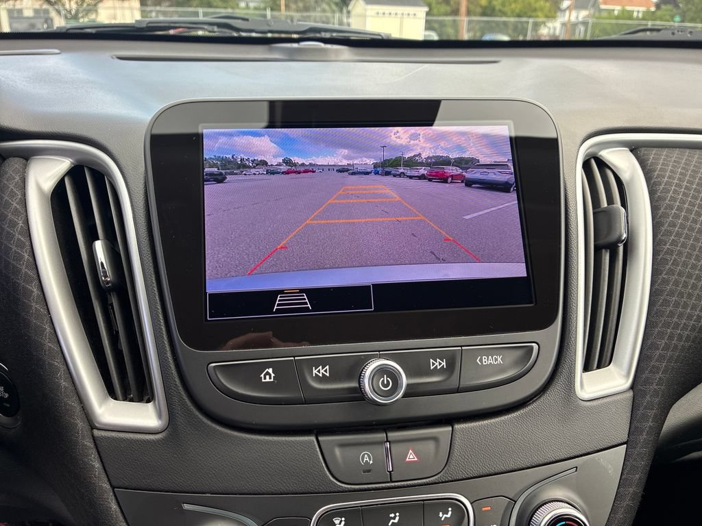 Used 2025 Chevrolet Malibu LT FWD image 17