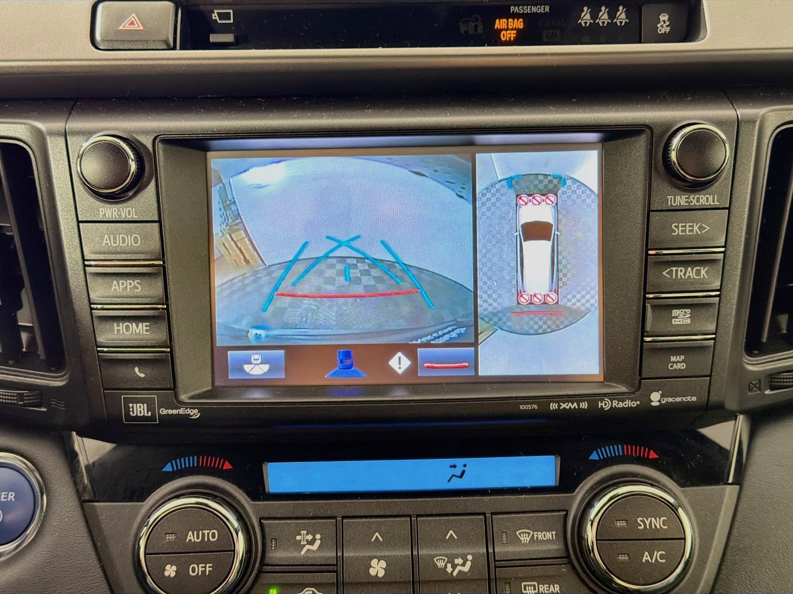 Used 2018 Toyota RAV4 SE w/ Advanced Technology Package AWD/4WD image 18