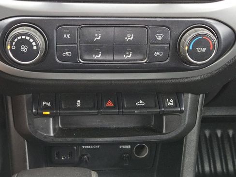 Used 2020 Chevrolet Colorado LT w/ Safety Package image 12