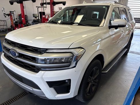 Used 2022 Ford Expedition Max XLT AWD/4WD image 2