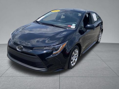 Used 2024 Toyota Corolla LE FWD image 2