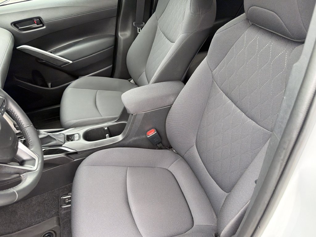 Used 2025 Toyota Corolla Cross LE FWD image 19