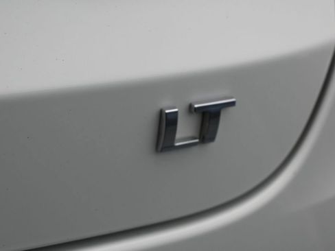 Used 2024 Chevrolet Trax LT FWD image 31