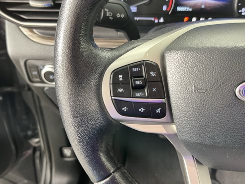 Used 2023 Ford Explorer Limited image 19