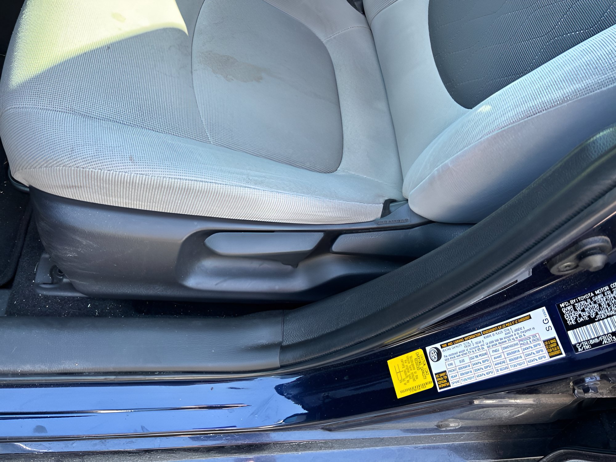 Used 2021 Toyota Corolla LE w/ Carpet Mat Package (TMS) FWD image 18