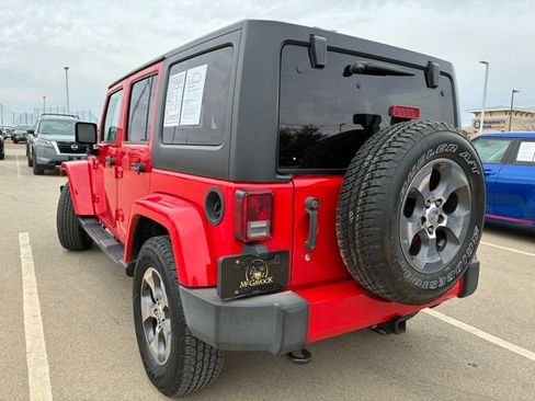 Used 2016 Jeep Wrangler Unlimited Sahara w/ Connectivity Group image 4