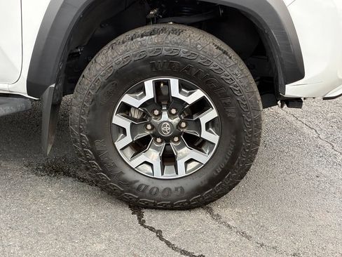 Used 2023 Toyota Tacoma TRD Off-Road w/ Black Out Package (TMS) AWD/4WD image 52