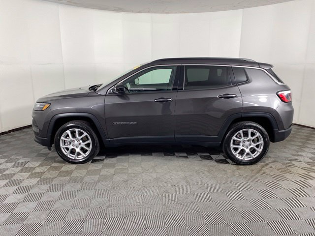 Used 2023 Jeep Compass Latitude AWD/4WD image 10