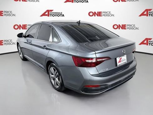 Used 2023 Volkswagen Jetta SE w/ Panoramic Sunroof Package FWD image 5