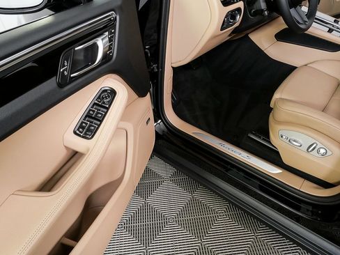 New 2026 Porsche Macan S AWD/4WD image 8