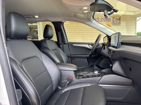 Used 2024 Ford Escape Platinum AWD/4WD image 29