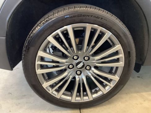 Used 2024 Cadillac XT4 Premium Luxury AWD/4WD image 21