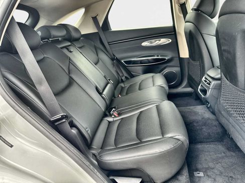 Used 2025 Genesis GV70 2.5T AWD/4WD image 19