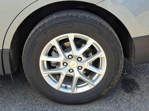 Used 2024 Chevrolet Equinox LT FWD image 31