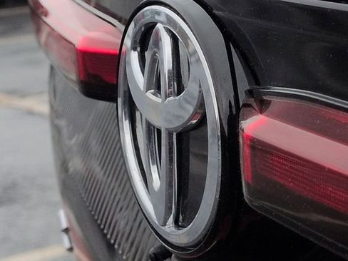 Certified 2023 Toyota Crown Limited image 29