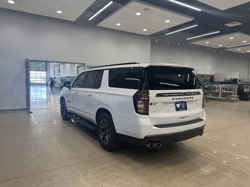 Used 2022 Chevrolet Suburban Z71 w/ Z71 Off-Road Package image 6