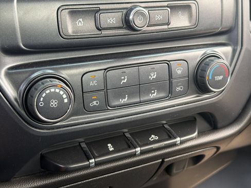 Used 2018 Chevrolet Silverado 1500 W/T AWD/4WD image 27
