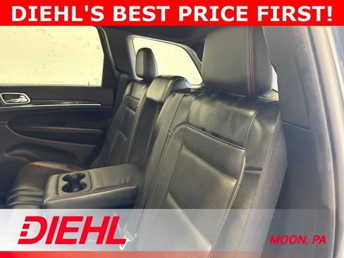 Used 2018 Jeep Grand Cherokee Trailhawk w/ Trailhawk Luxury Group AWD/4WD image 18