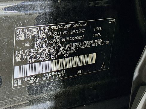 Used 2025 Toyota RAV4 XLE AWD/4WD image 12