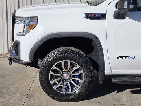 Used 2019 GMC Sierra 1500 AT4 w/ Off Road Performance Package image 11