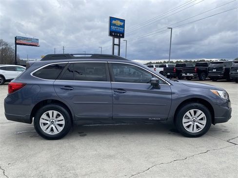 Used 2017 Subaru Outback 2.5i Premium image 8