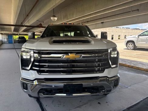 Used 2024 Chevrolet Silverado 3500 LTZ w/ LTZ Convenience Package AWD/4WD image 17