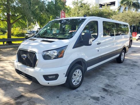 Used 2024 Ford Transit 350 XLT RWD image 3