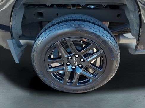 Used 2021 Chevrolet Silverado 1500 Custom Trail Boss w/ Midnight Edition image 5