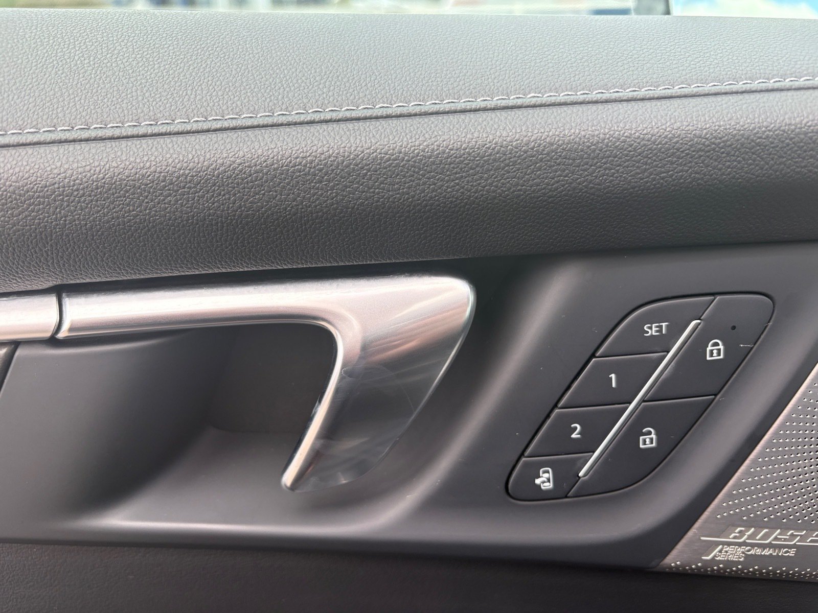 Used 2025 Buick Enclave Avenir w/ Super Cruise Package FWD image 20