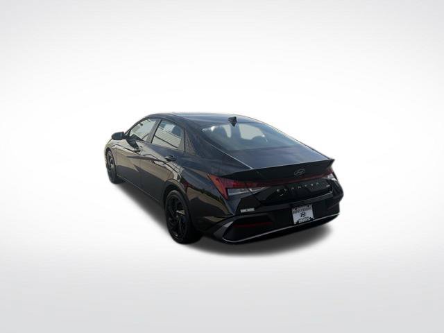 Used 2026 Hyundai Elantra SEL FWD image 5