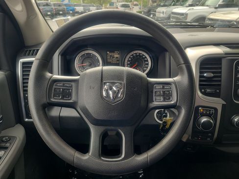 Used 2018 RAM 1500 Classic SLT AWD/4WD image 9