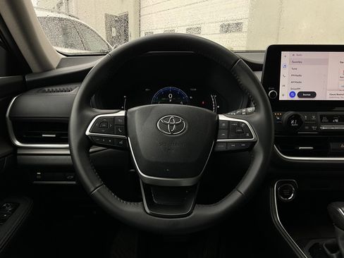 Used 2025 Toyota Grand Highlander FWD image 35