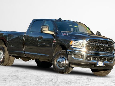 Used 2024 RAM 3500 Tradesman w/ Chrome Appearance Group image 2