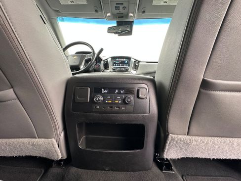 Used 2019 Chevrolet Suburban LT image 20