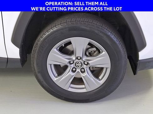 Used 2024 Toyota RAV4 LE AWD/4WD image 9