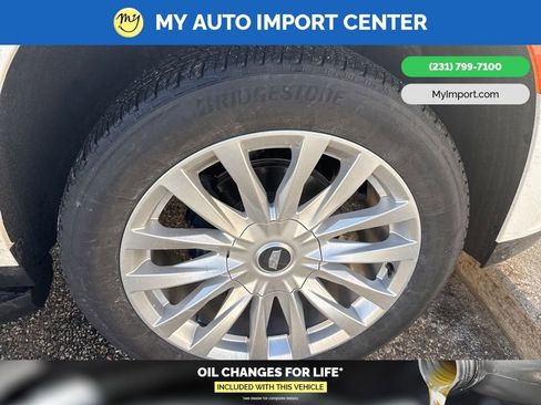 Used 2022 Cadillac Escalade ESV Luxury image 2