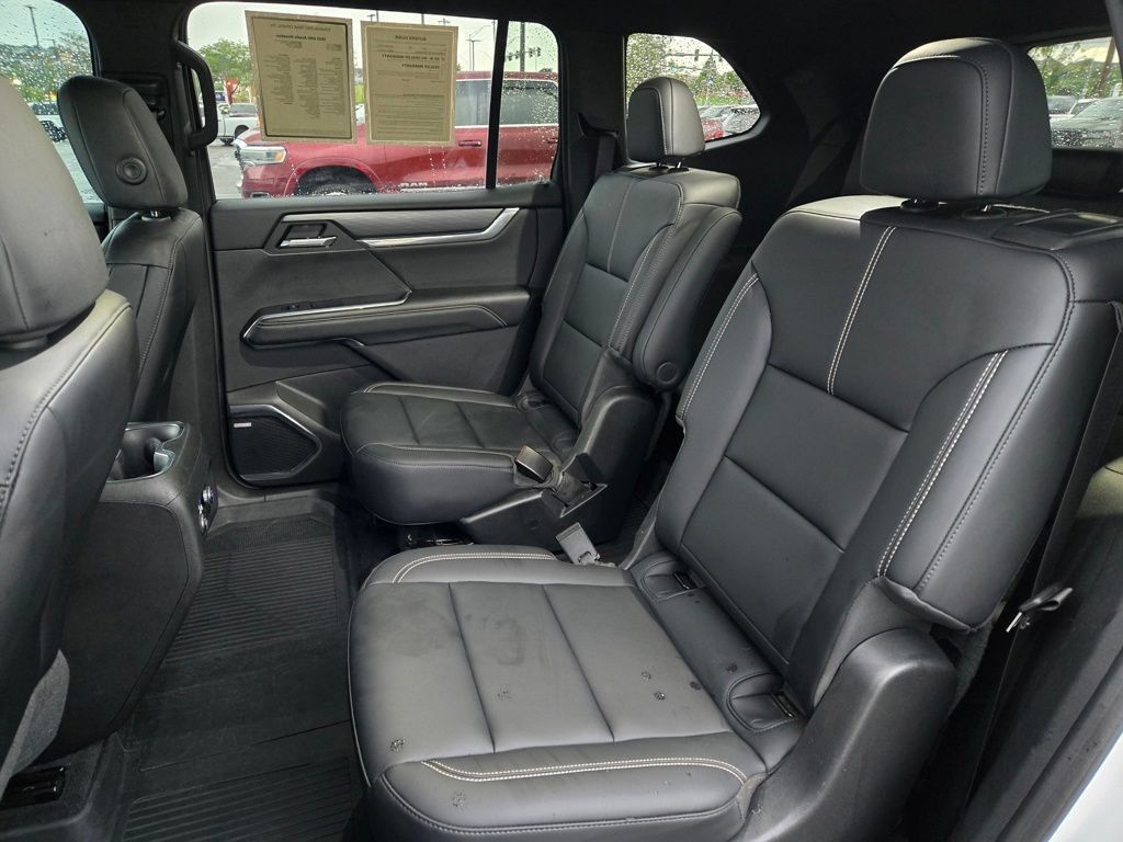 Used 2025 GMC Acadia Elevation w/ Elevation Premium Package AWD/4WD image 27