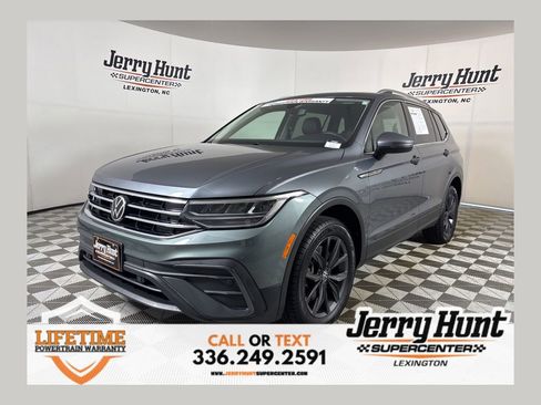 Used 2022 Volkswagen Tiguan SE w/ Panoramic Sunroof Package image 1