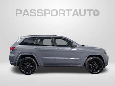 Used 2019 Jeep Grand Cherokee Altitude image 6