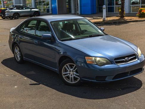 Used 2005 Subaru Legacy 2.5i AWD/4WD image 2