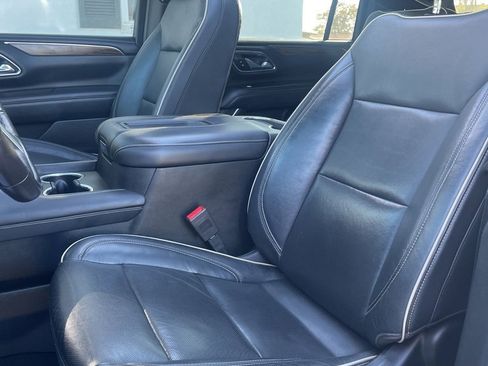 Used 2021 Chevrolet Suburban Premier w/ Premium Package image 30