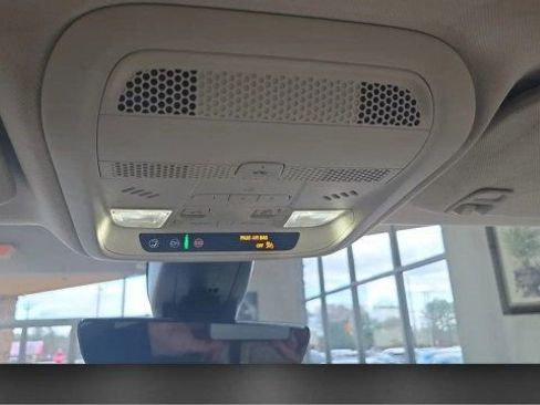 Used 2022 Cadillac XT5 Premium Luxury w/ Technology Package image 12