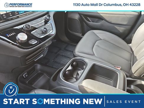 New 2026 Chrysler Pacifica Select image 32