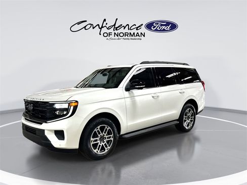 New 2026 Ford Expedition Active image 4