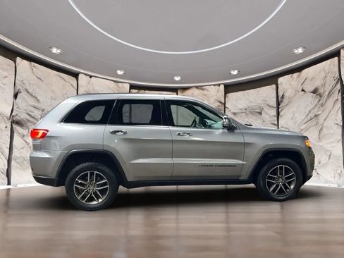 Used 2017 Jeep Grand Cherokee Limited w/ Trailer Tow Group IV image 12