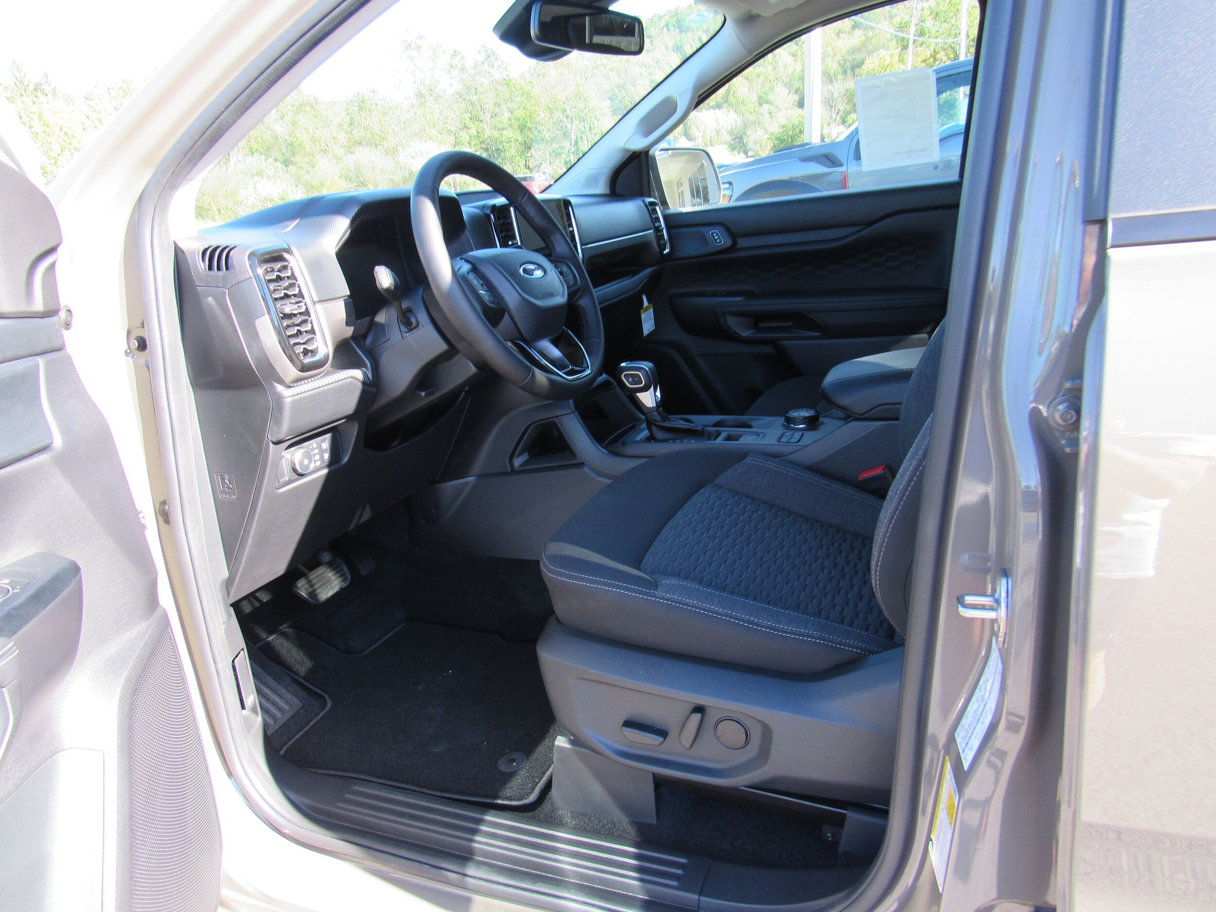New 2026 Ford Ranger XLT w/ Equipment Group 301A High AWD/4WD image 13