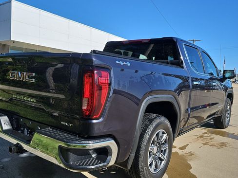 Used 2024 GMC Sierra 1500 SLT image 4