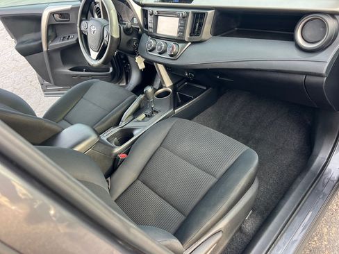 Used 2015 Toyota RAV4 LE AWD/4WD image 23