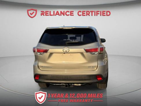 Used 2015 Toyota Highlander LE AWD/4WD image 5