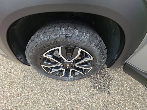 Used 2023 Chevrolet TrailBlazer ACTIV w/ Sun and Liftgate Package FWD image 36